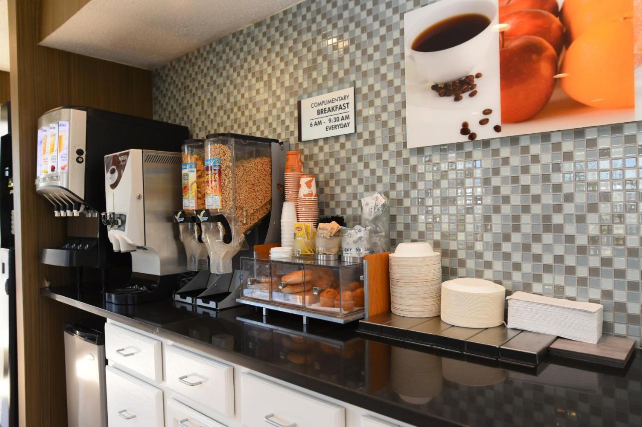 Rensselaer Capital Inn And Suites المظهر الخارجي الصورة