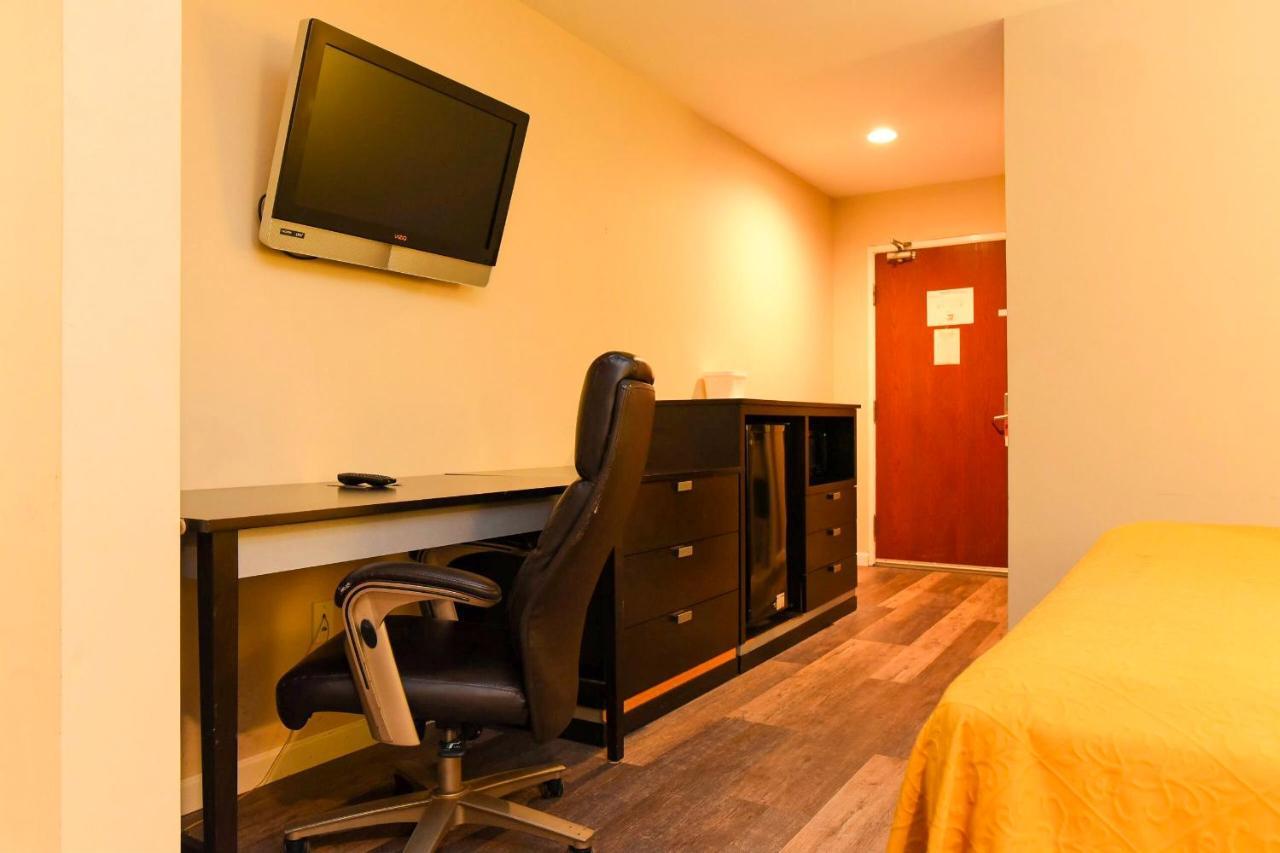 Rensselaer Capital Inn And Suites المظهر الخارجي الصورة