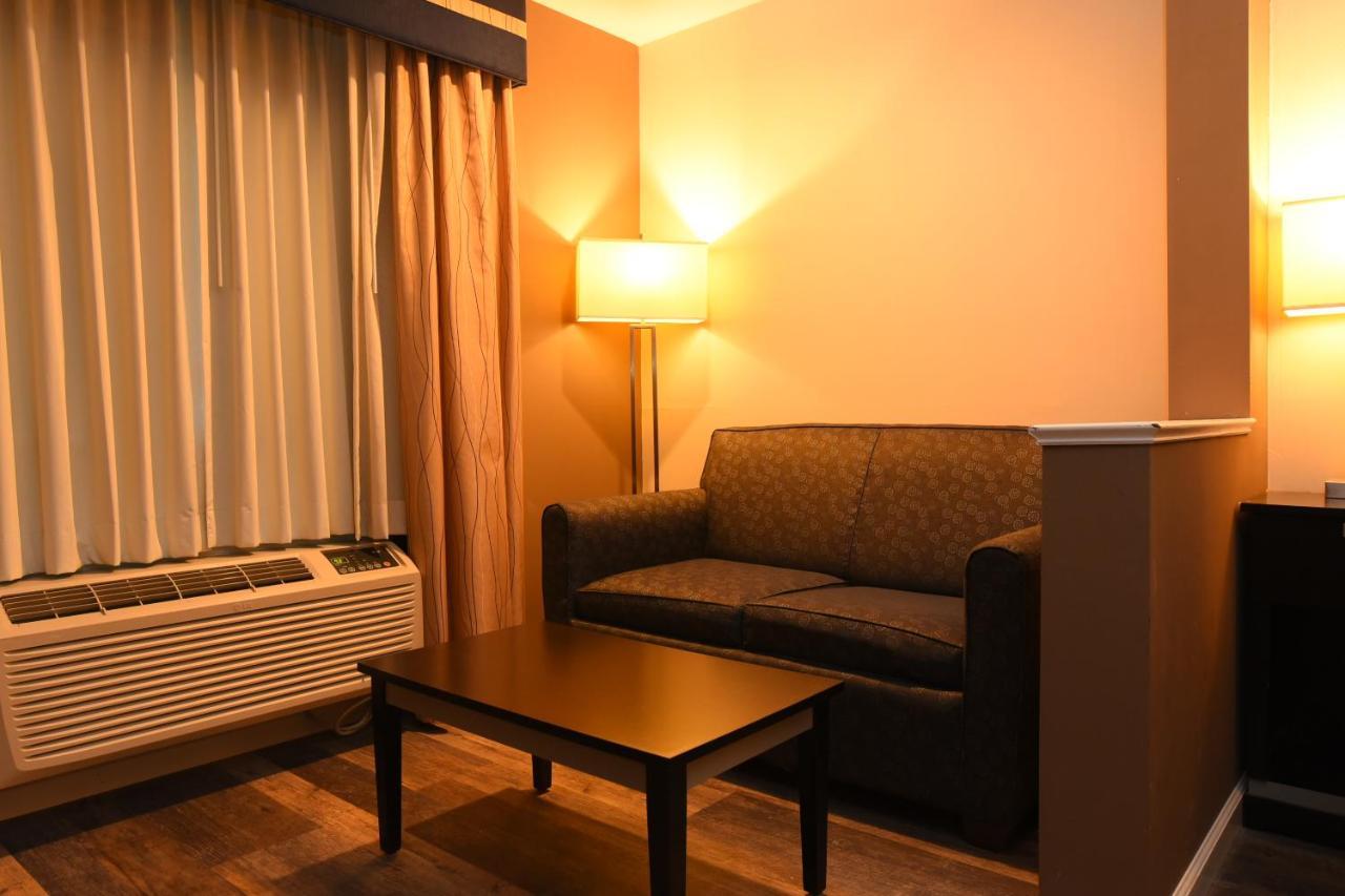 Rensselaer Capital Inn And Suites المظهر الخارجي الصورة